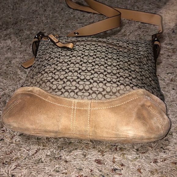 Authentic Coach tan signature C crossbody bag - Picture 4 of 9